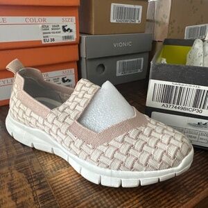 Bernie Mev NY Mary Jane slide in sneaker size 8-8.5